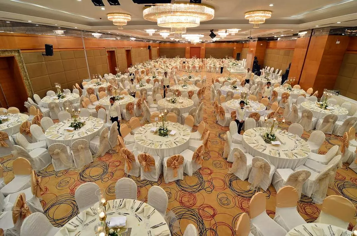 DOUBLE TREE BY HILTON BIG RESTAURANT (Copy).jpg